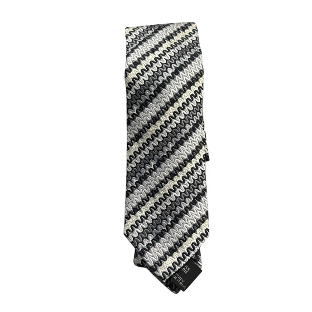 Missoni Black Gold Silver & Gray Chevron Striped Silk Tie, MI Italy